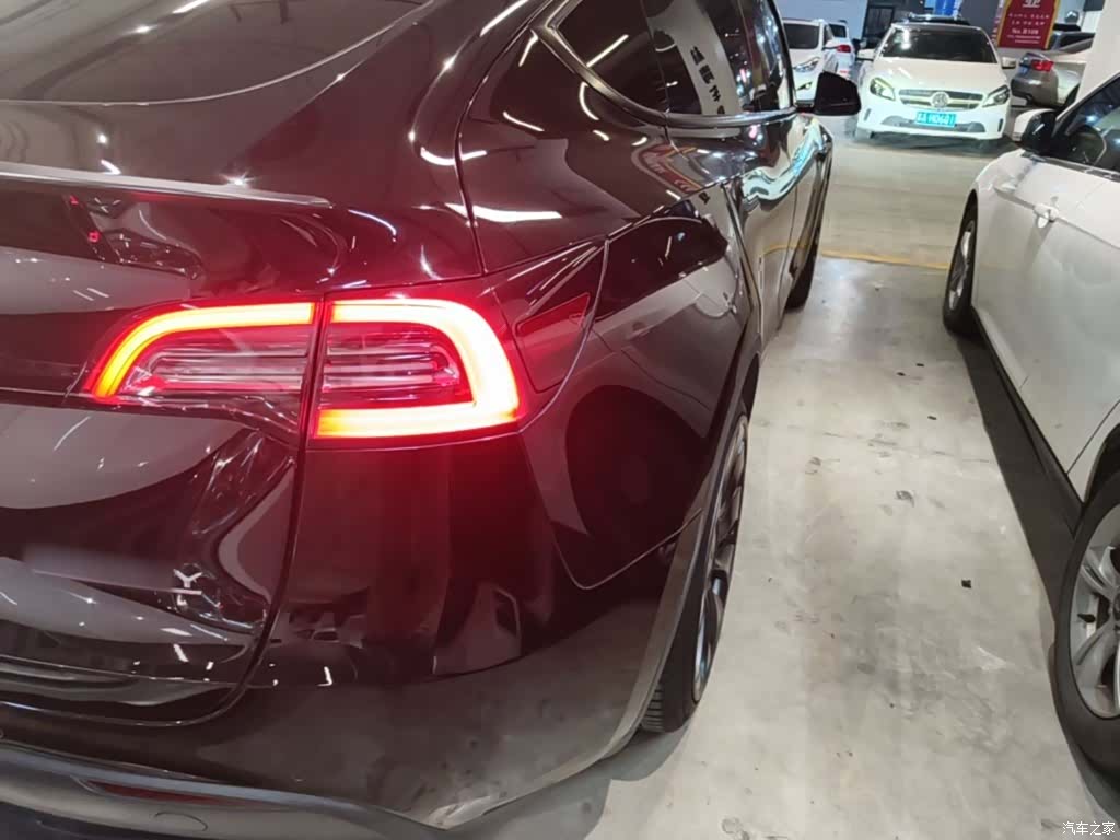 Tesla Model Y, 2023 8