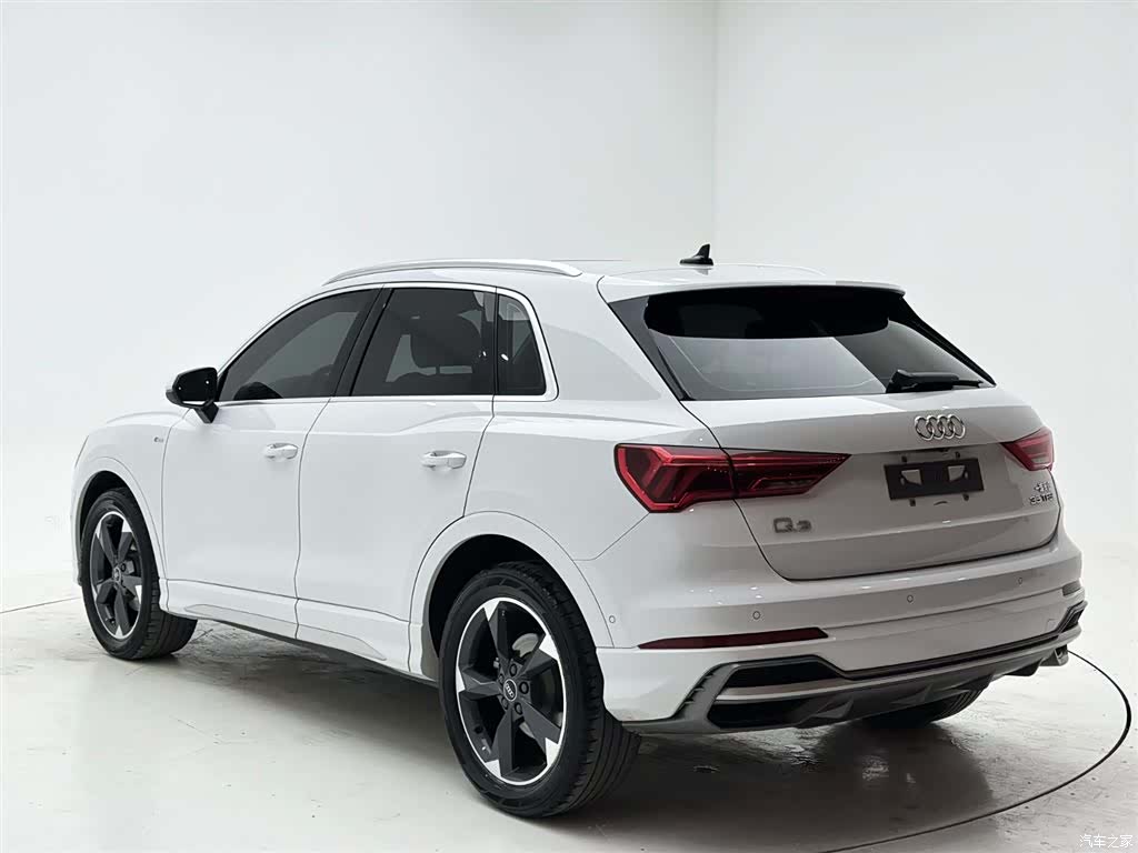 Audi Q3, 2022 4