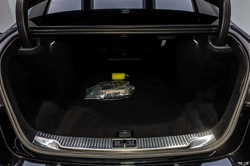 Maybach S-Class, 2023 все фото