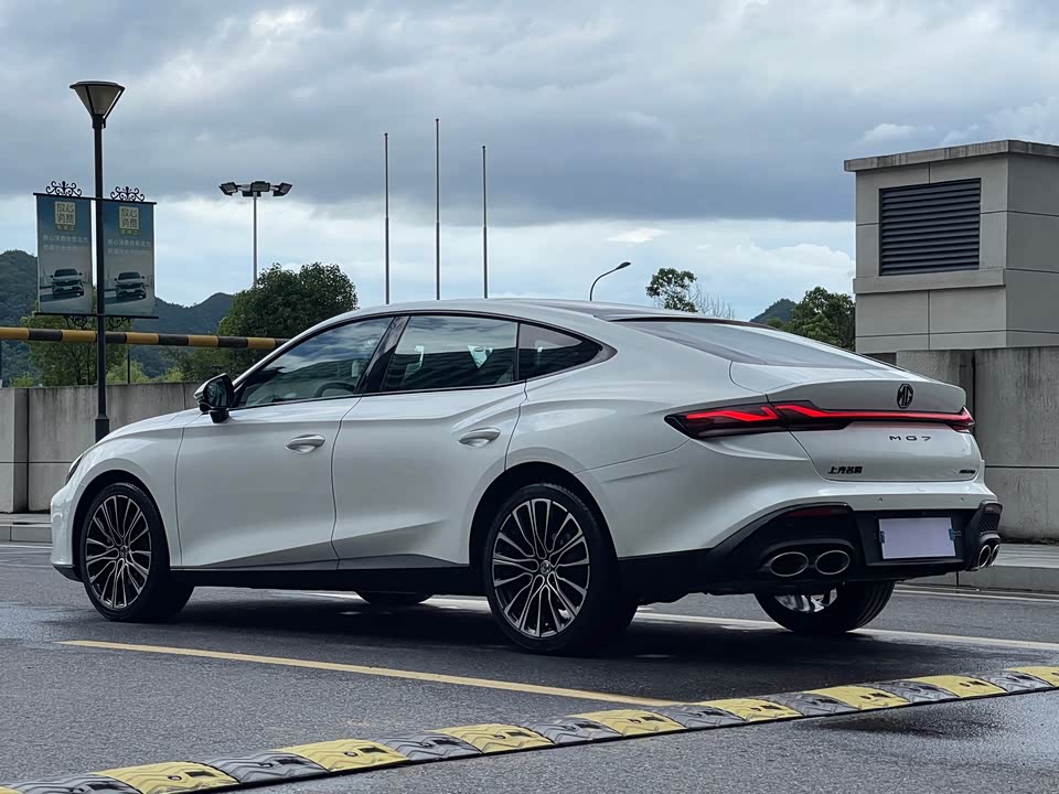 MG MG7