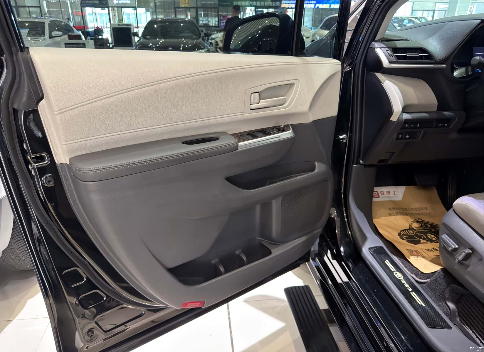 Toyota Sienna, 2025 13