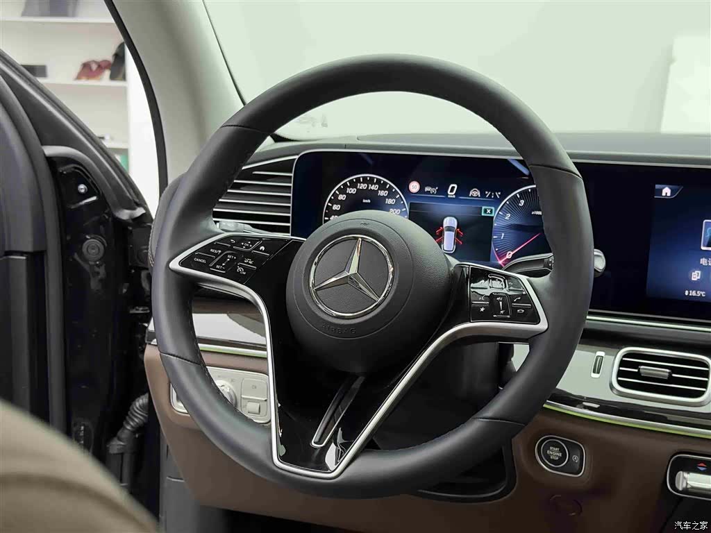 Mercedes-Benz GLE, 2026 12