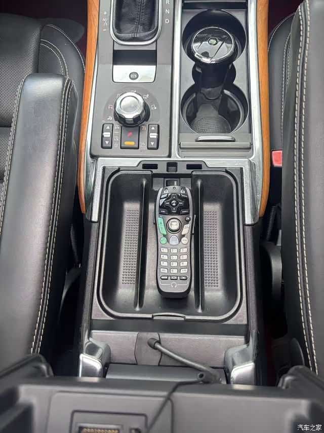Land Rover Range Rover, 2011 15