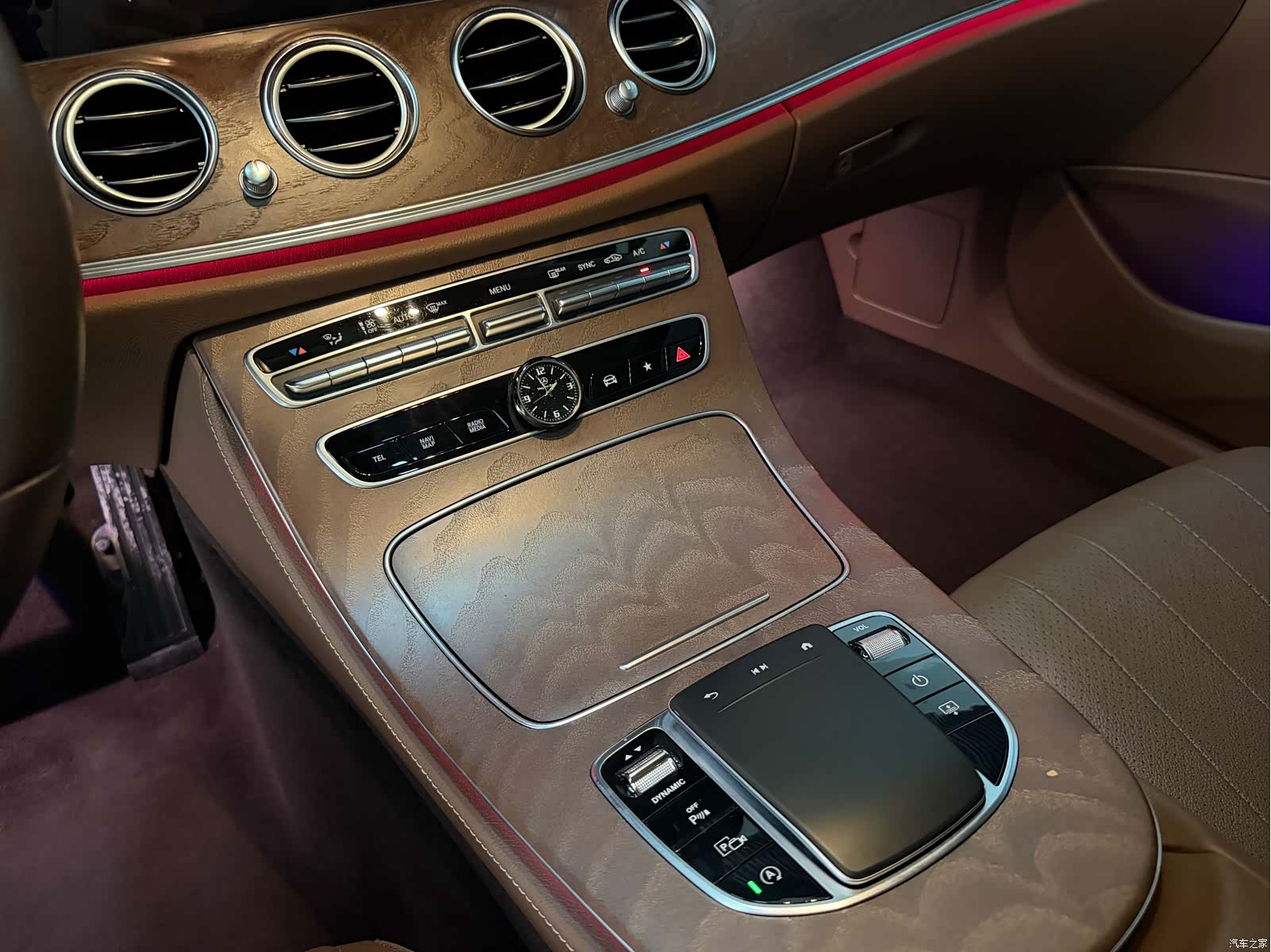 Mercedes-Benz E-Class, 2023 6