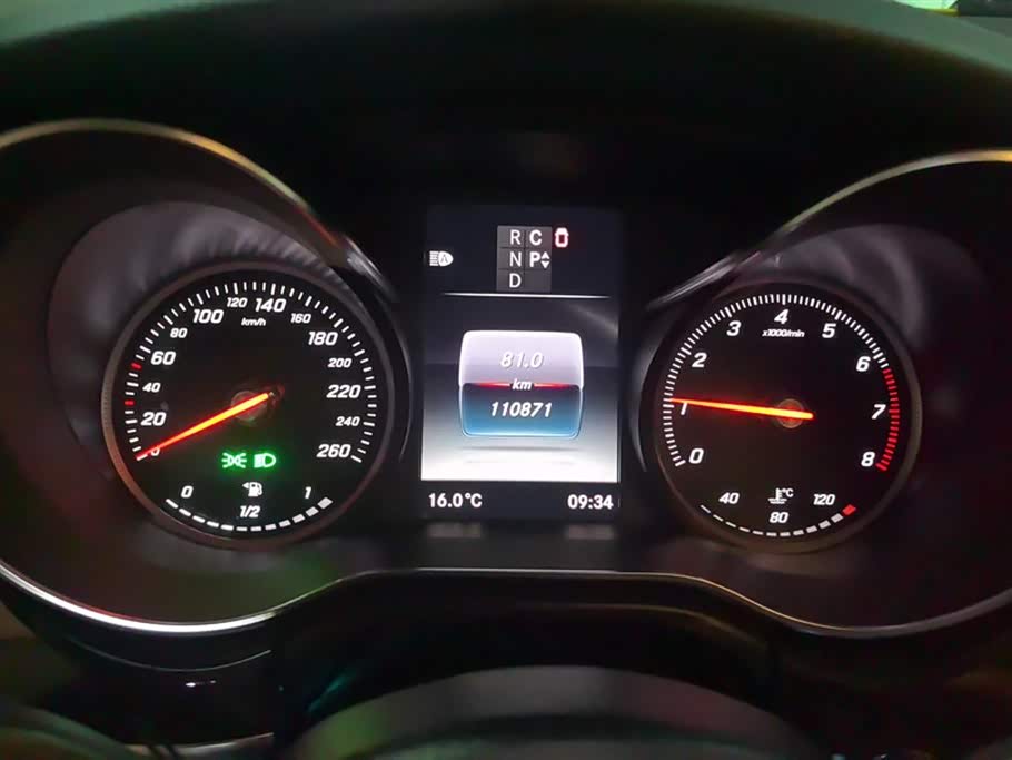 Mercedes-Benz V-class