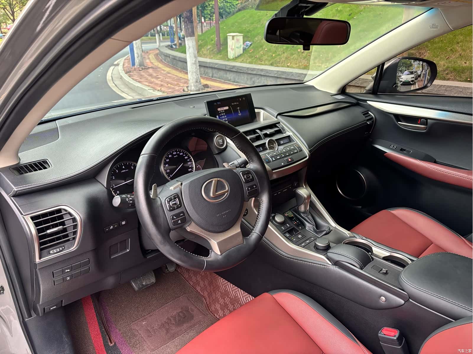 Lexus NX, 2016 11