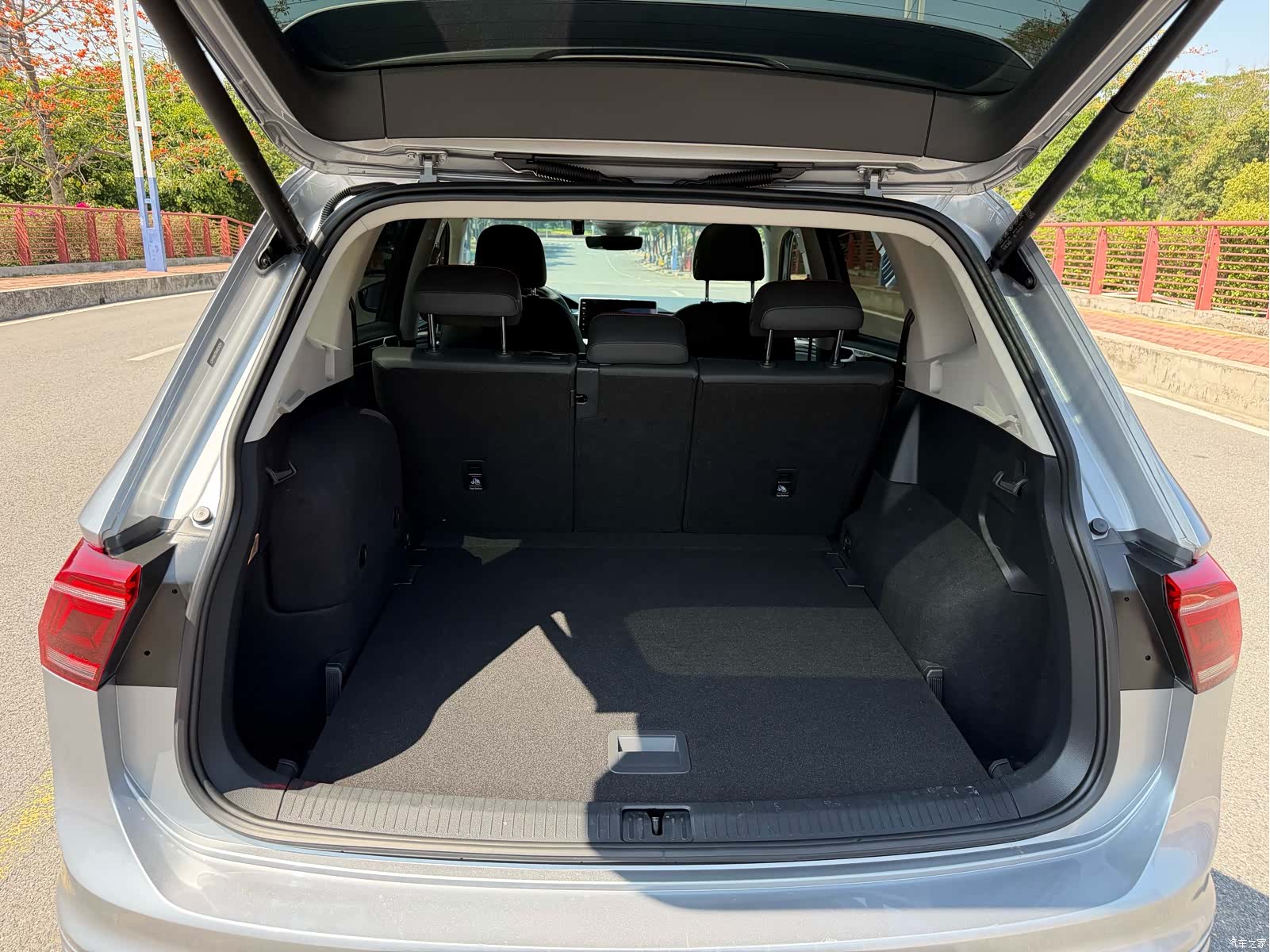 Volkswagen Tiguan L, 2022 24