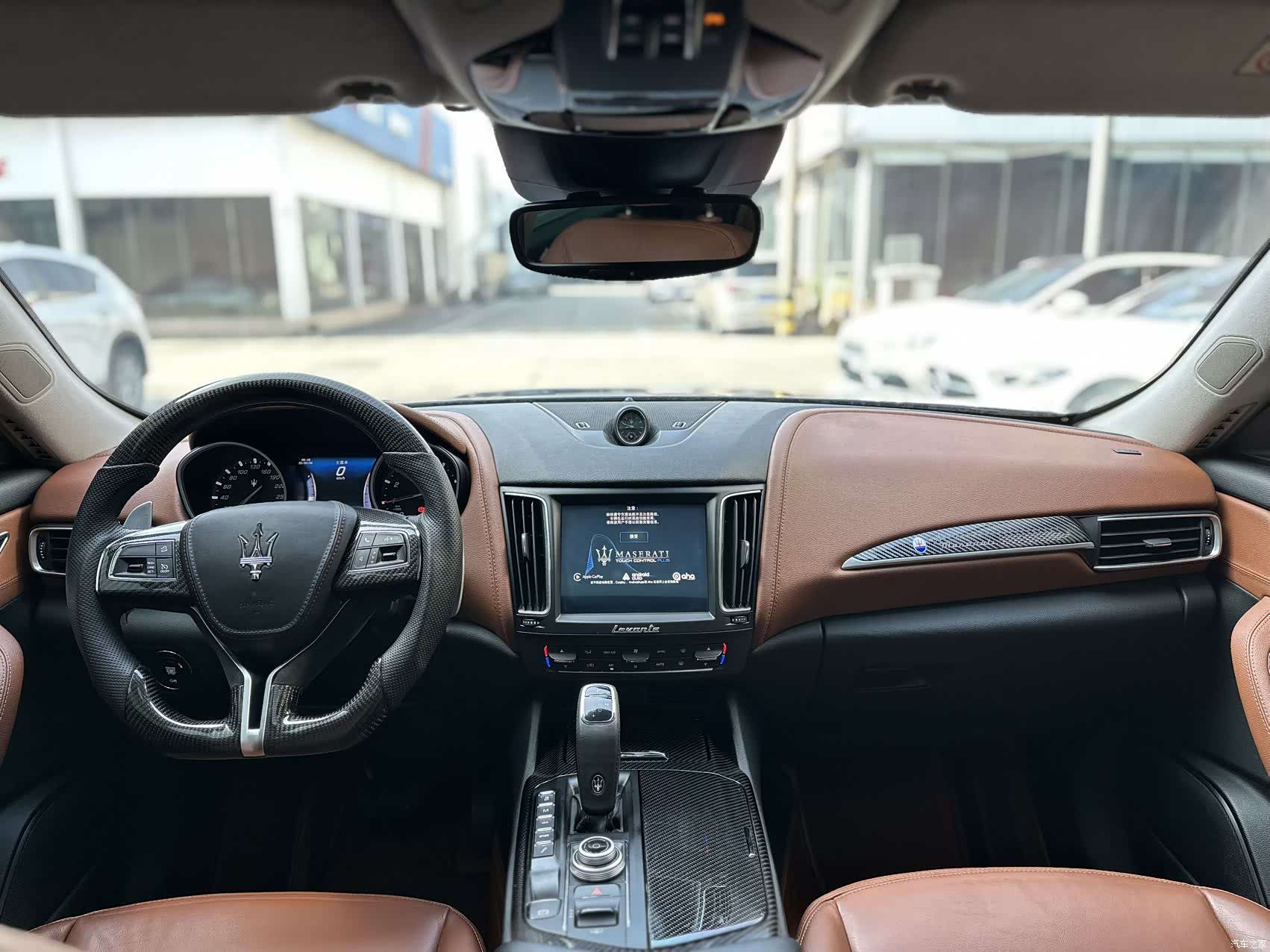 Maserati Levante, 2017 все фото