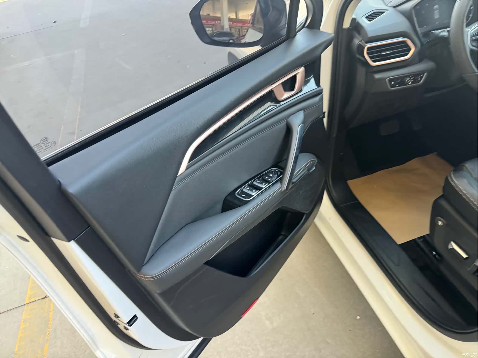 Wuling RS-5, 2021 7