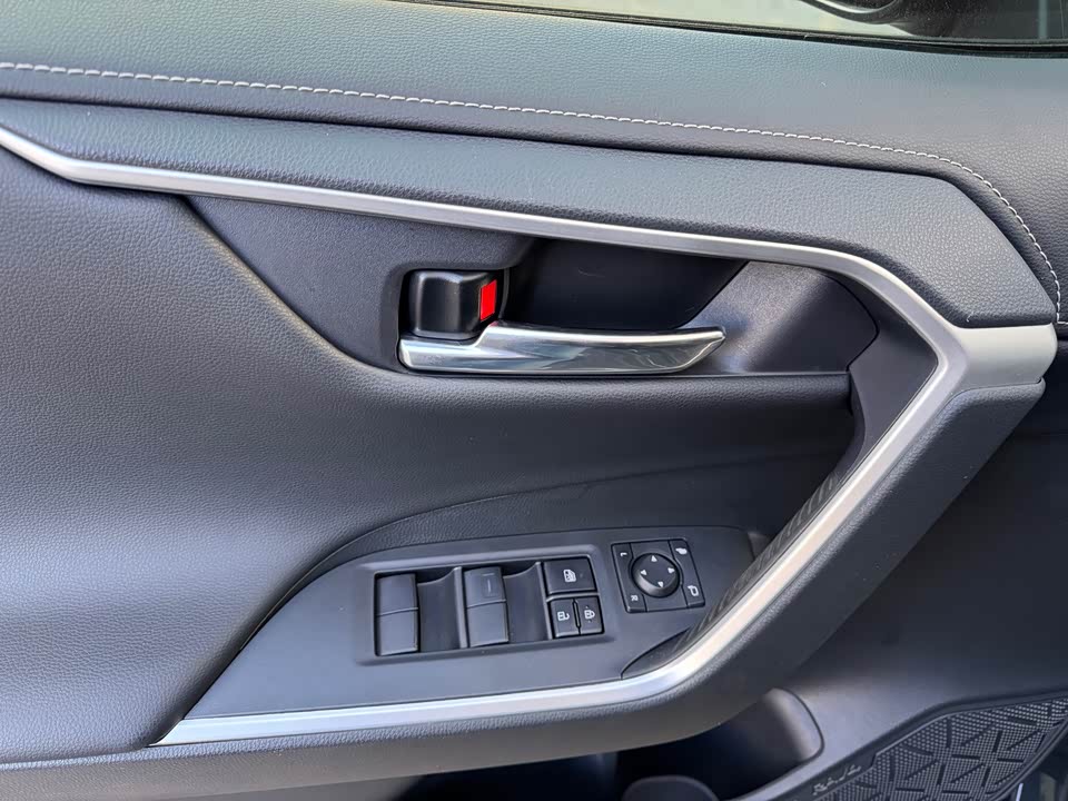 Toyota RAV4 Rongfang