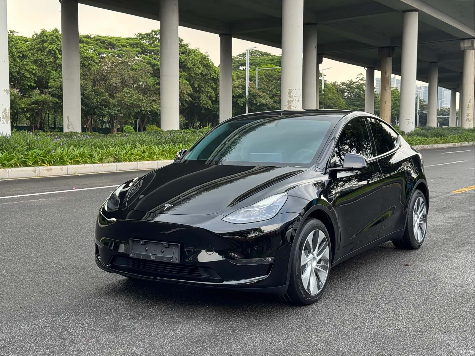 Tesla Model Y, 2021 1
