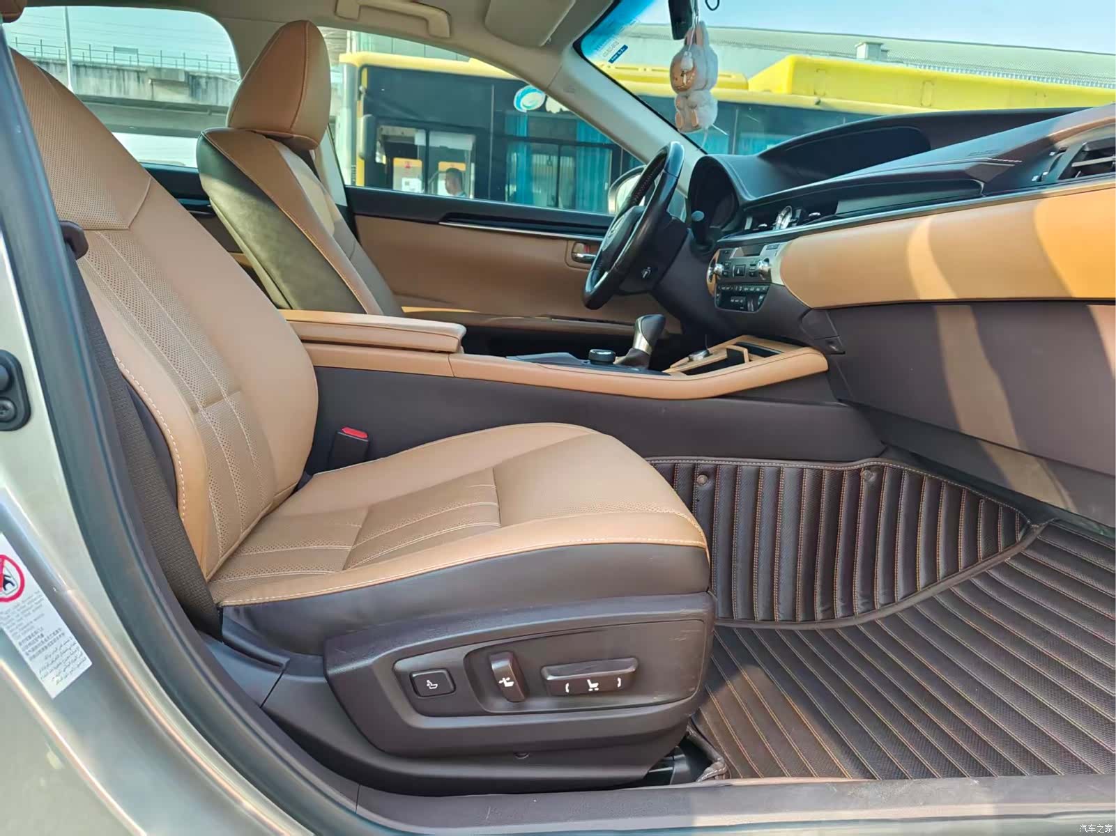 Lexus ES, 2016 12