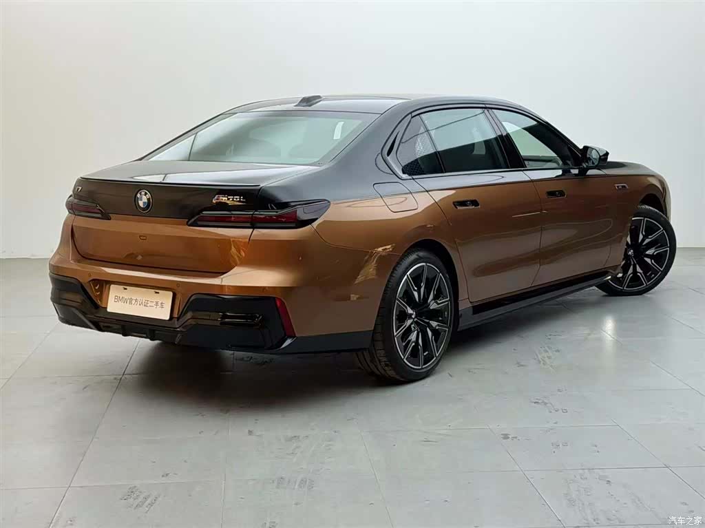 BMW i7, 2024 4