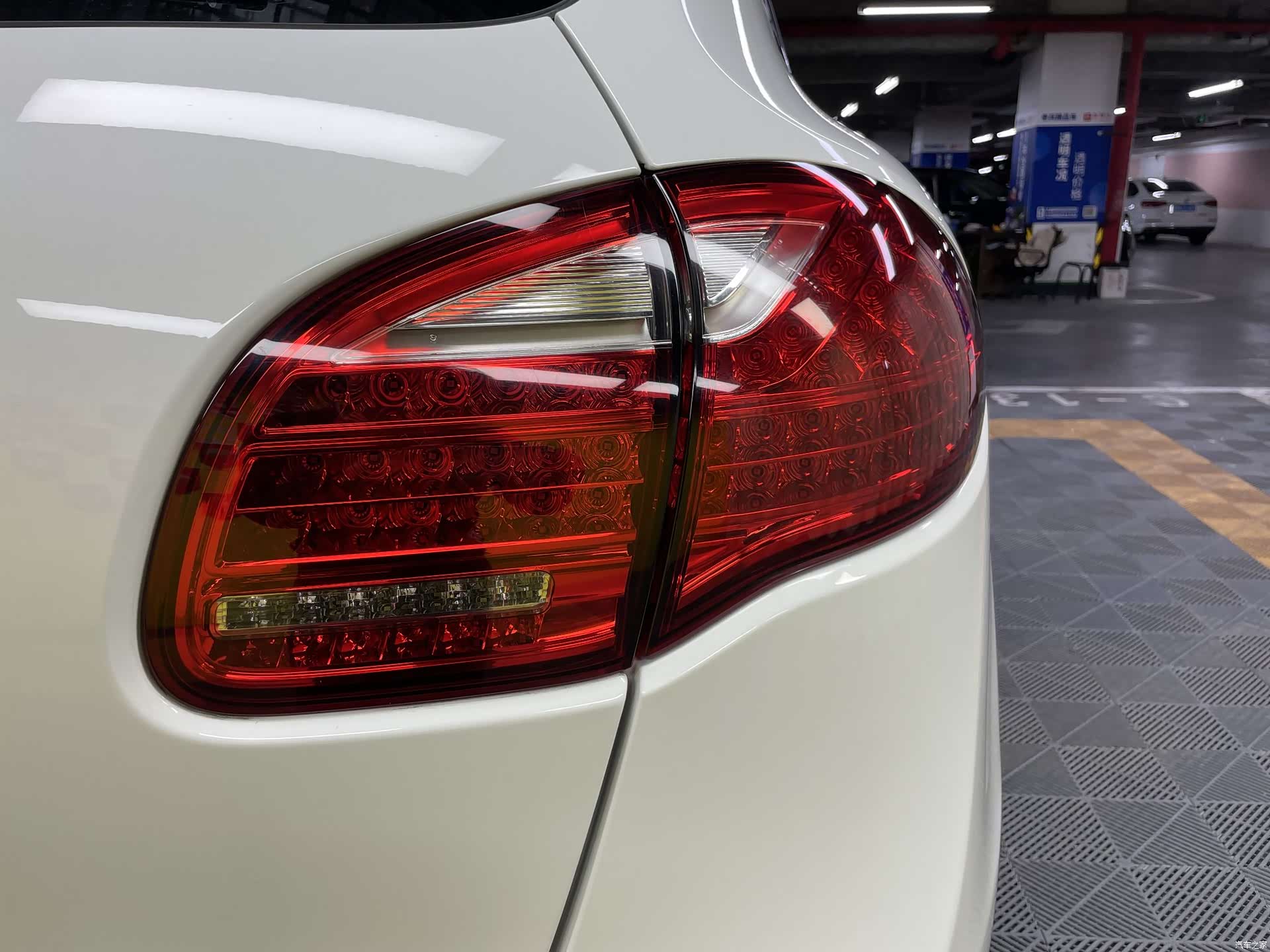 Porsche Cayenne, 2013 11