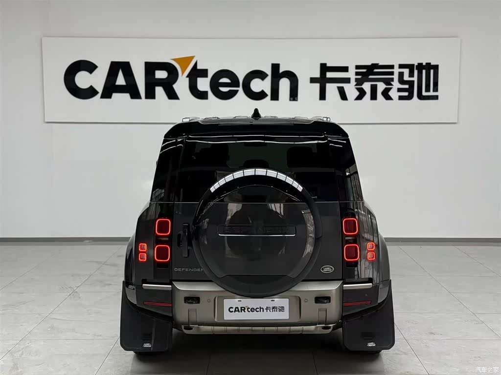 Land Rover Defender, 2024 4