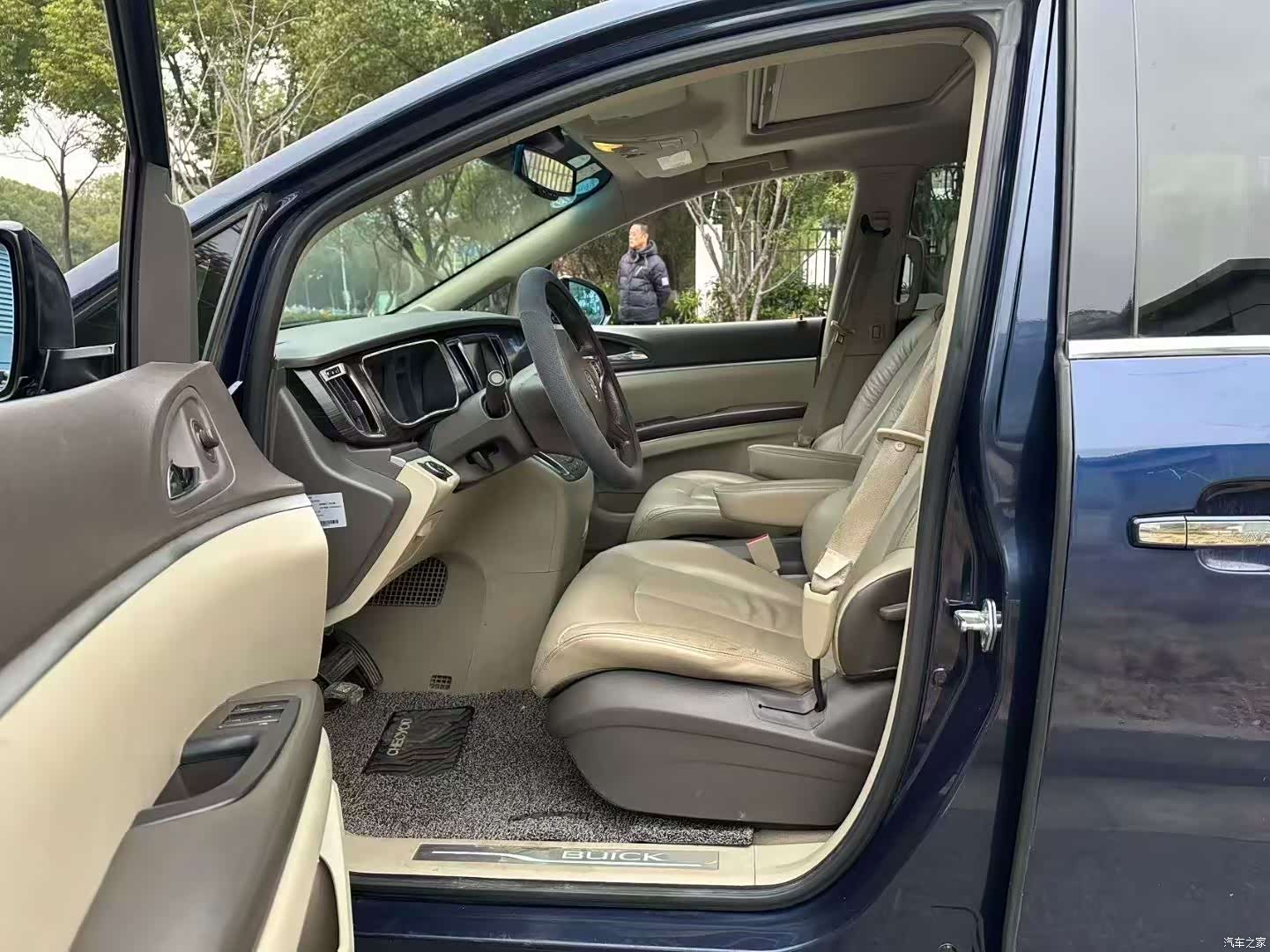 Buick GL8, 2011 все фото