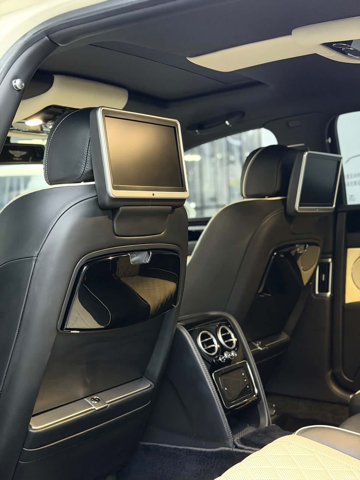 Bentley Flying Spur, 2019 17