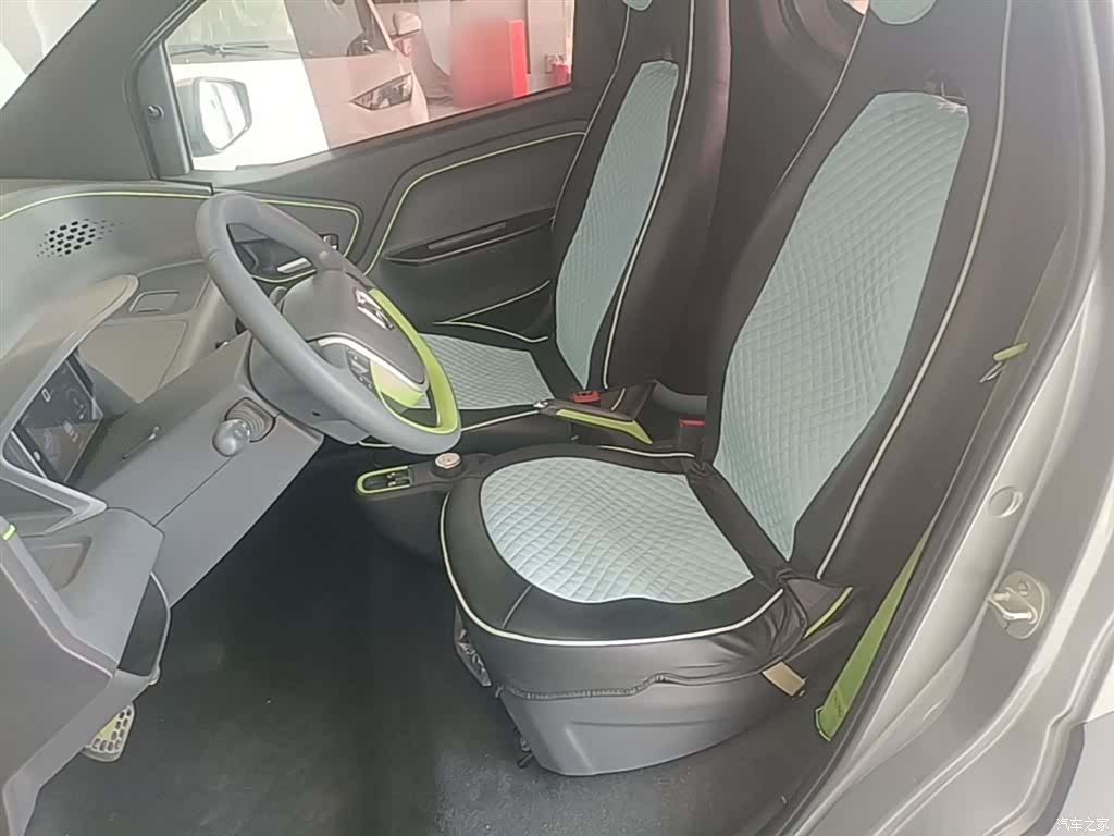Wuling E100, 2019 17