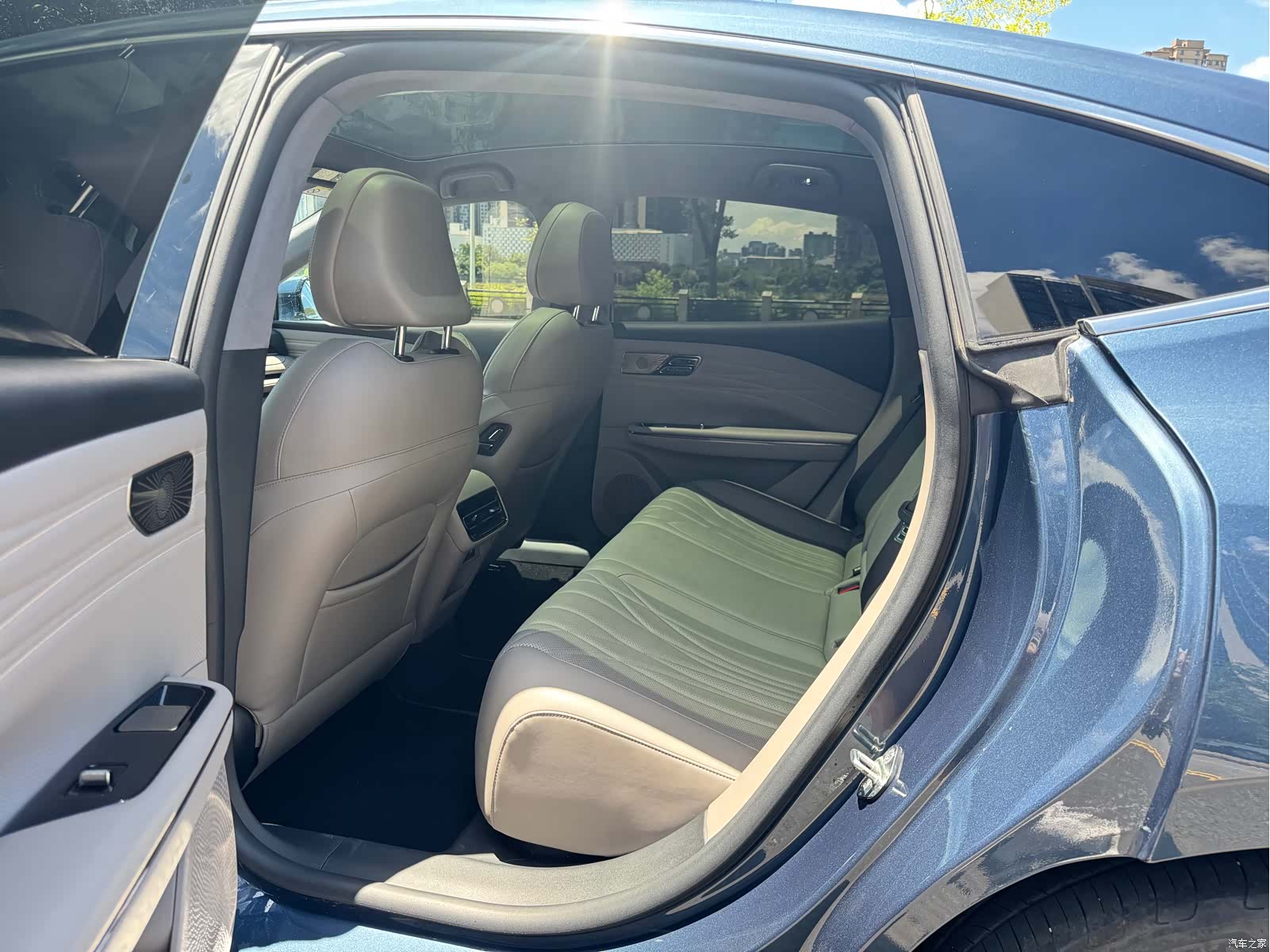 Geely 8, 2025 7