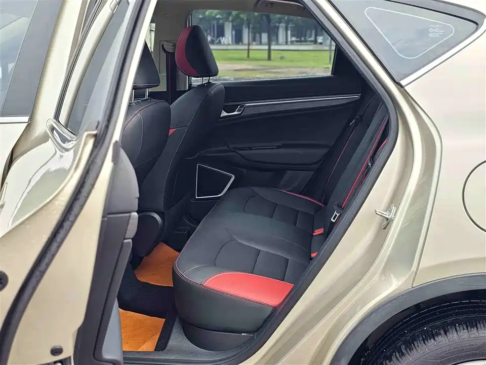 Geely Emgrand GS