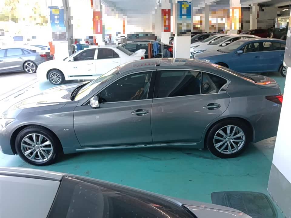 Infiniti Q50L