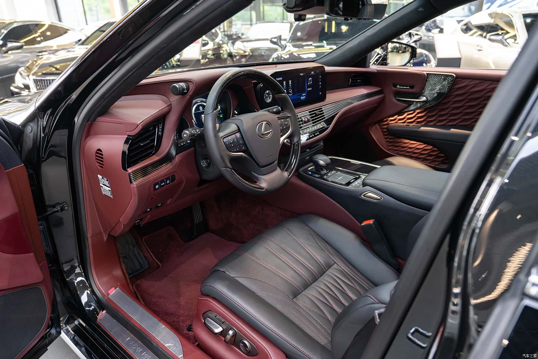 Lexus LS, 2022 9