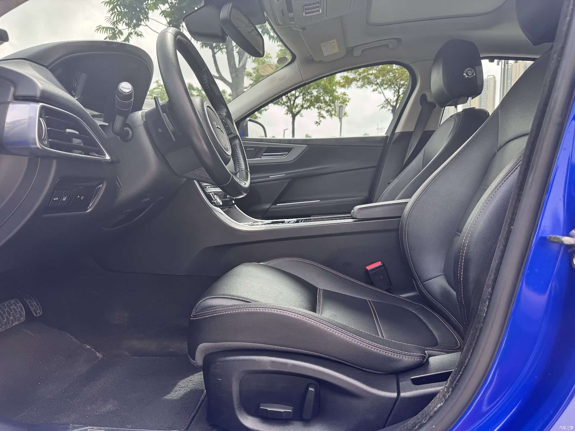 Land Rover XEL, 2018 12