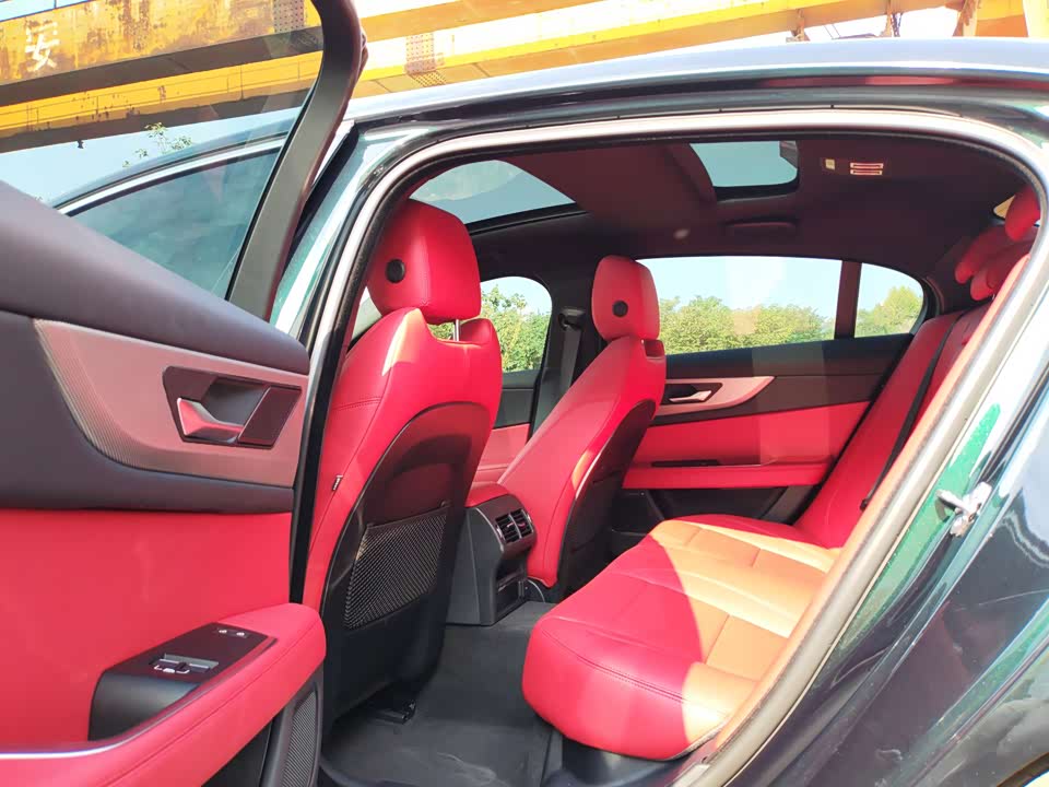 Jaguar XEL Jaguar XEL