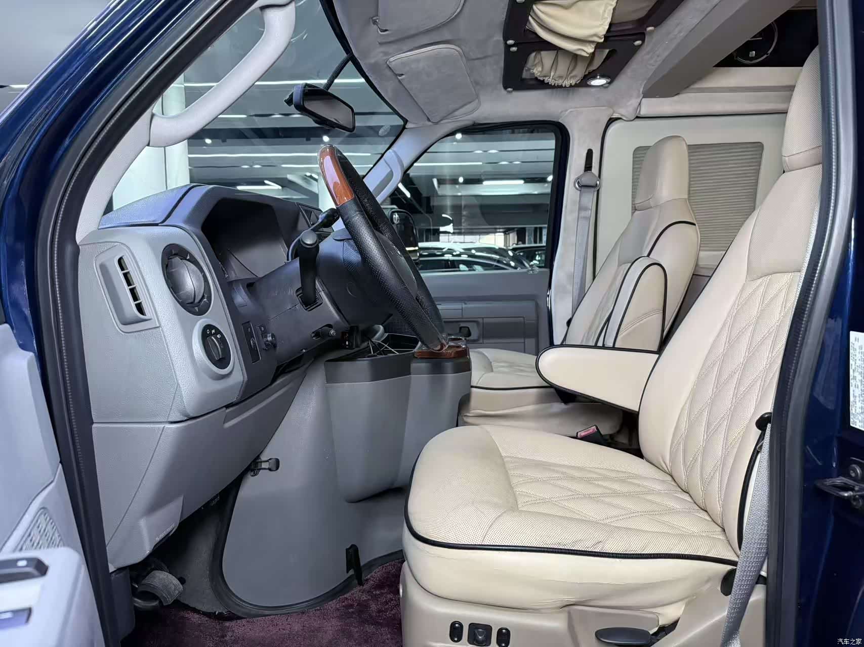 Ford E350, 2015 7