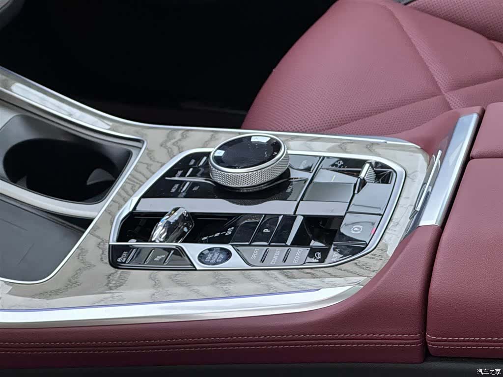 BMW X5, 2025 11