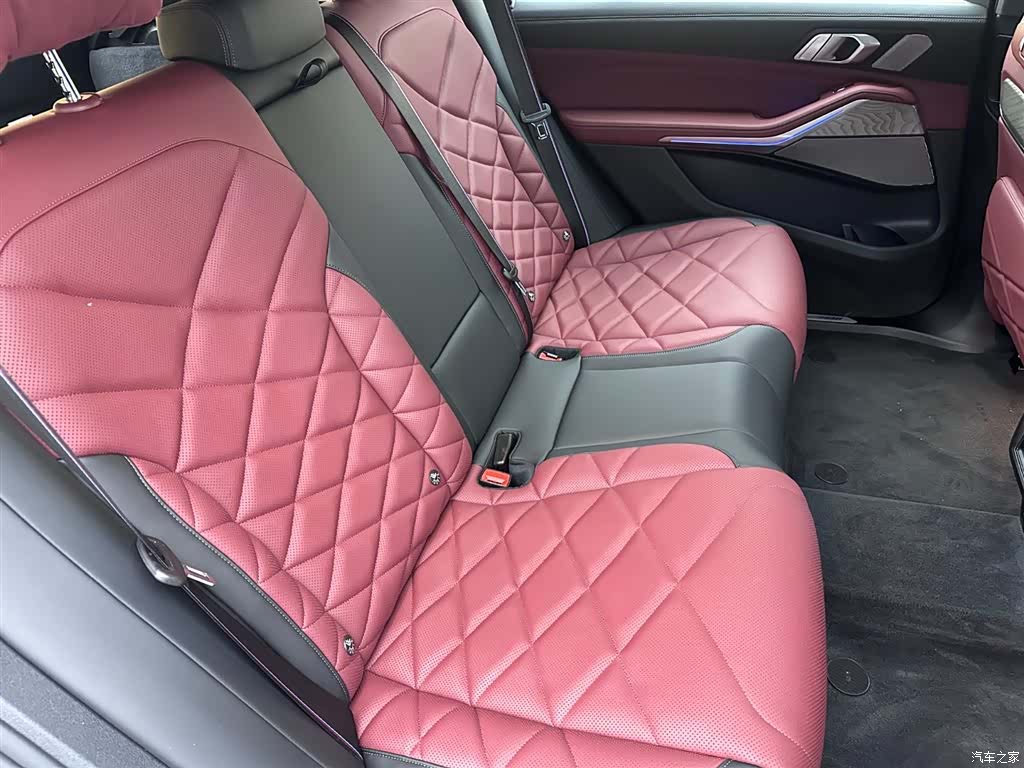 BMW X5, 2025 10