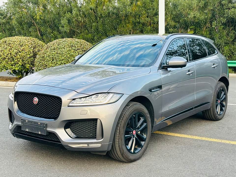 Jaguar F-PACE