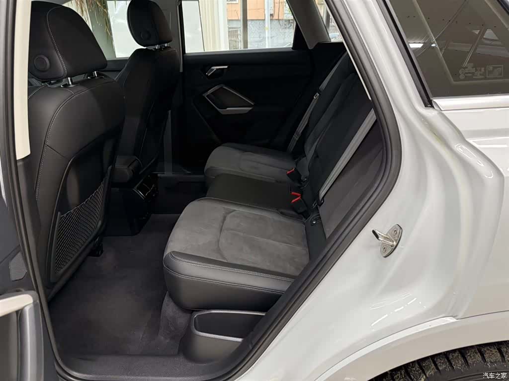 Audi Q3, 2023 18