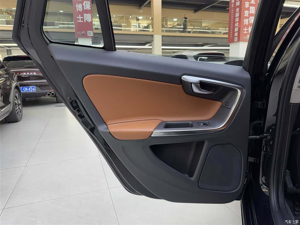Volvo V60, 2014 13