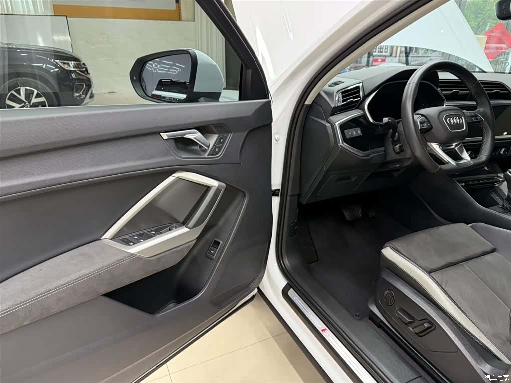 Audi Q3, 2023 8