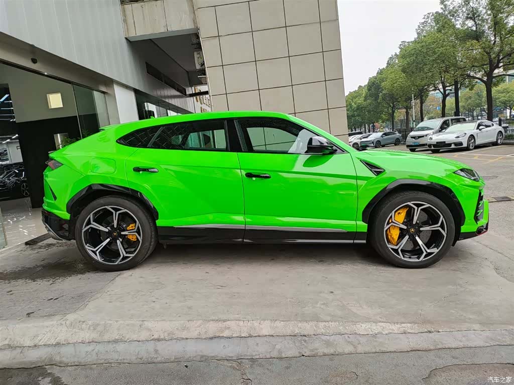 Lamborghini Urus, 2021 2