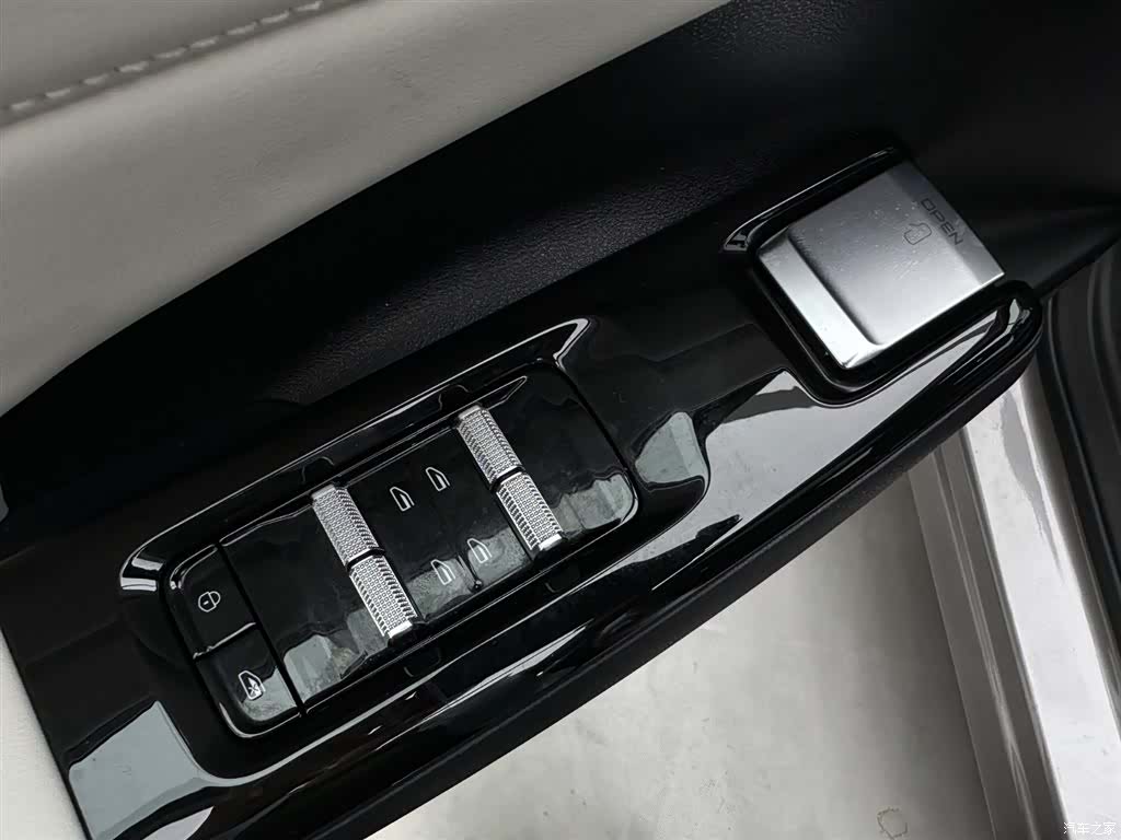 Geely Galaxy L7, 2024 25
