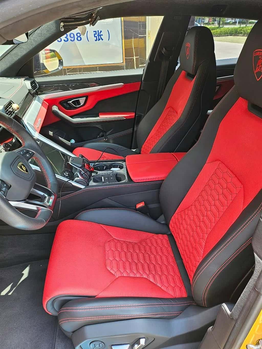 Lamborghini Urus, 2020 все фото