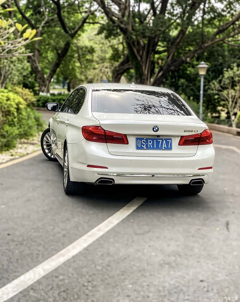 BMW 5 Series, 2019 24