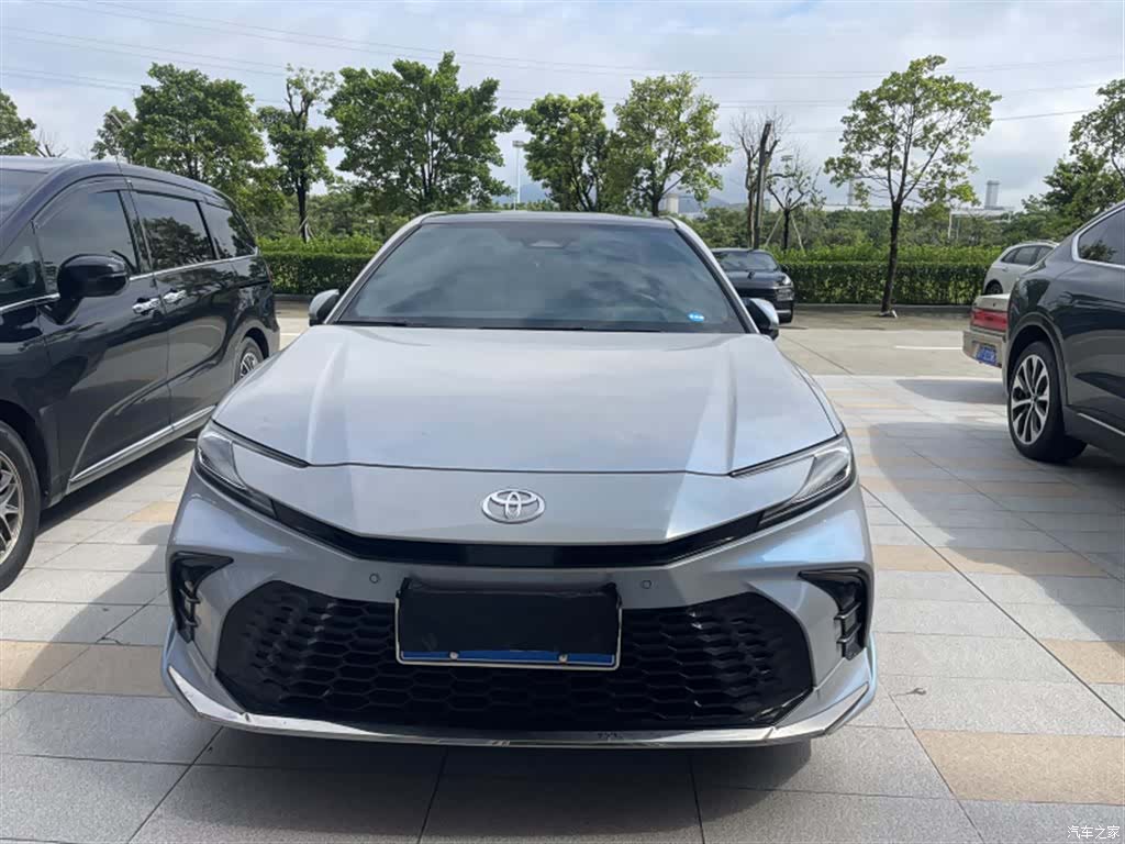 Toyota Camry, 2026 2