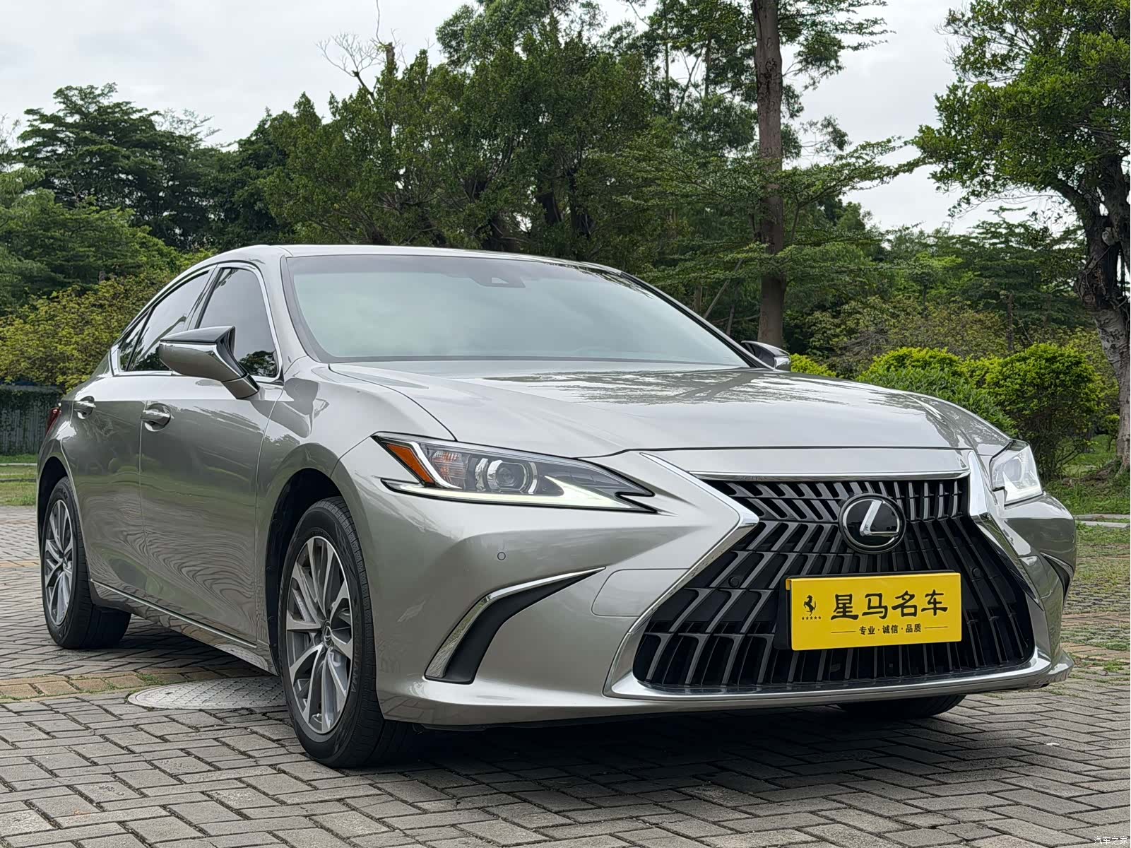 Lexus ES, 2023 3