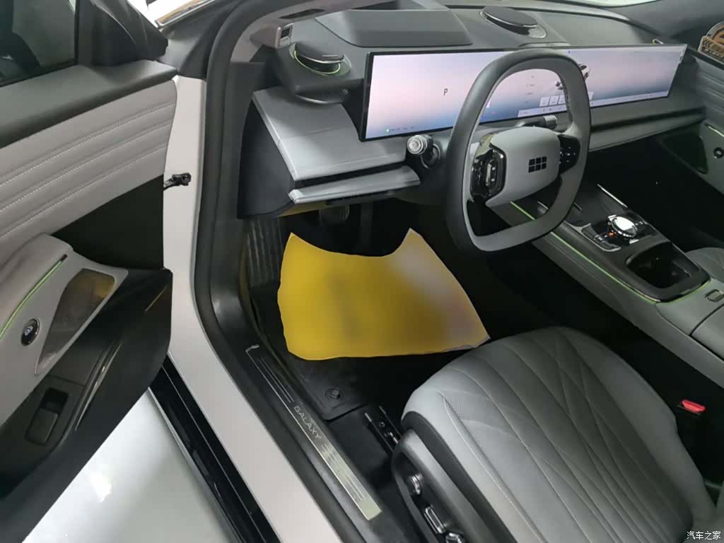 Geely E8, 2025 16