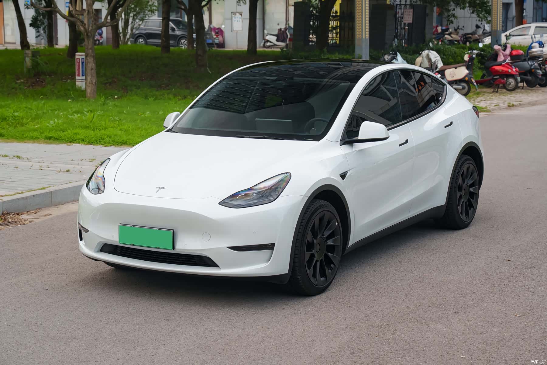 Tesla Model Y, 2022 1