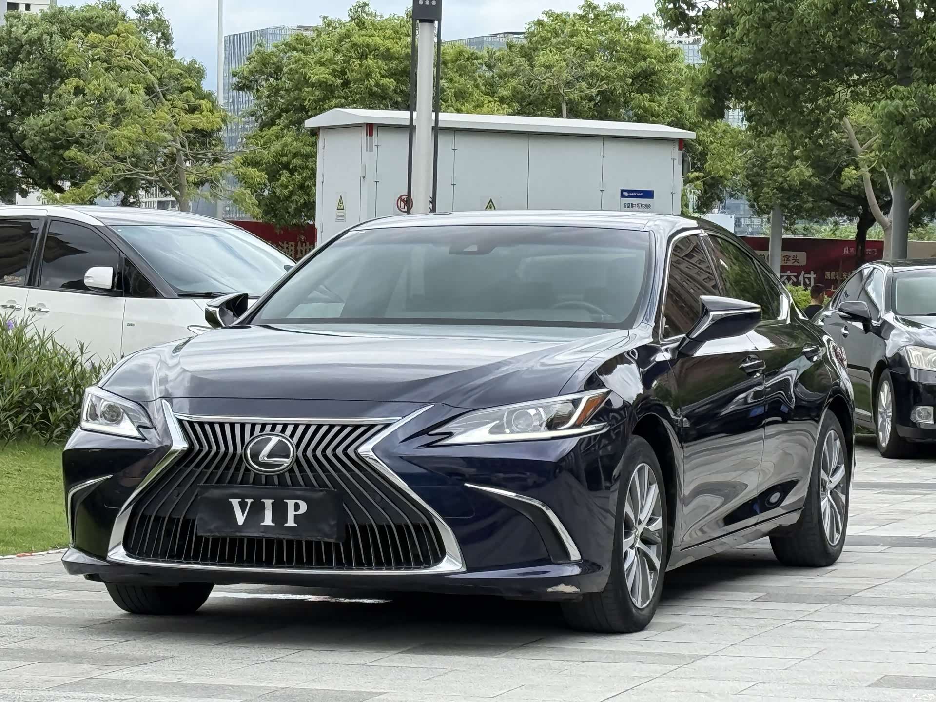 Lexus ES