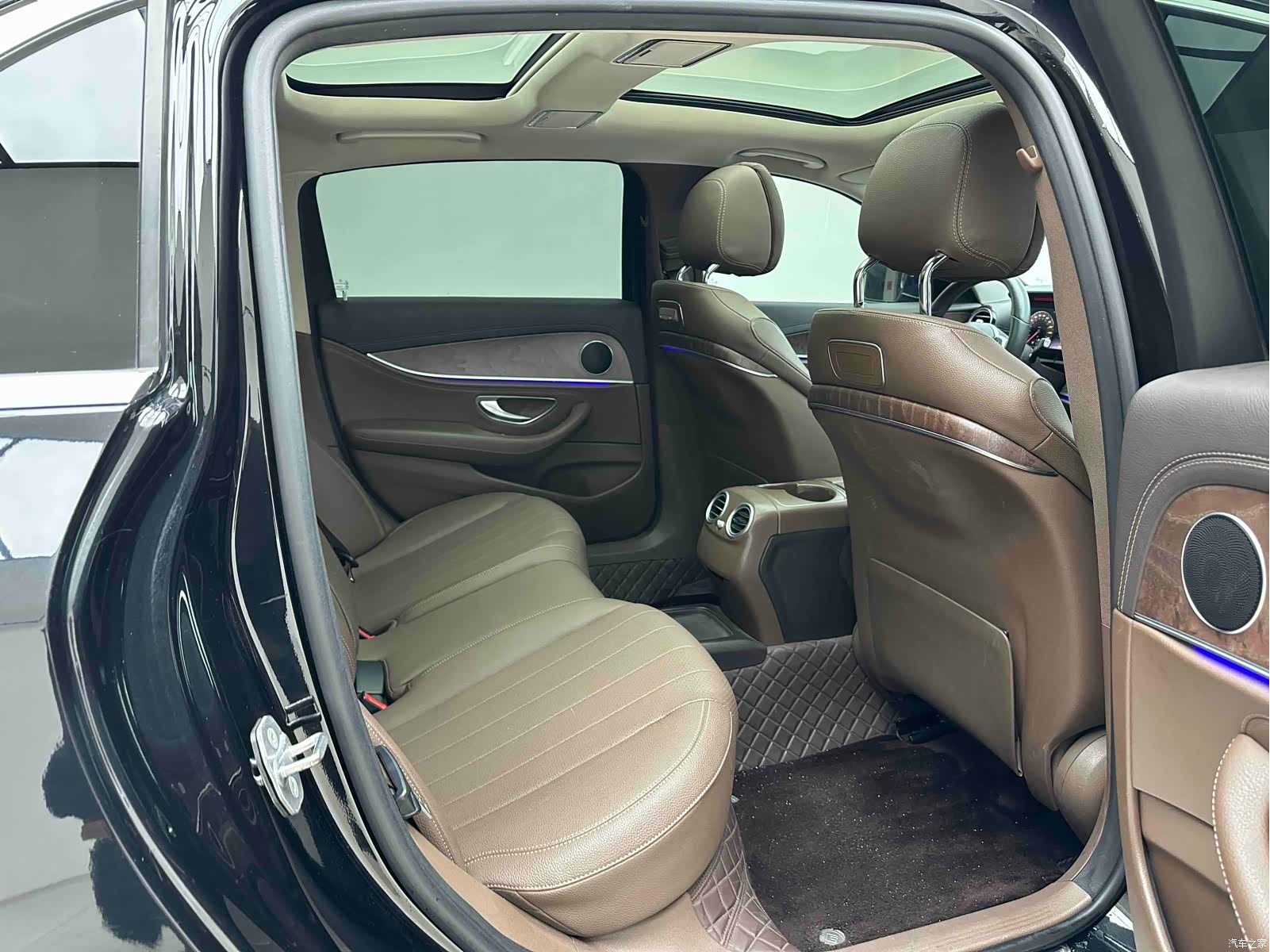 Mercedes-Benz E-Class, 2020 16
