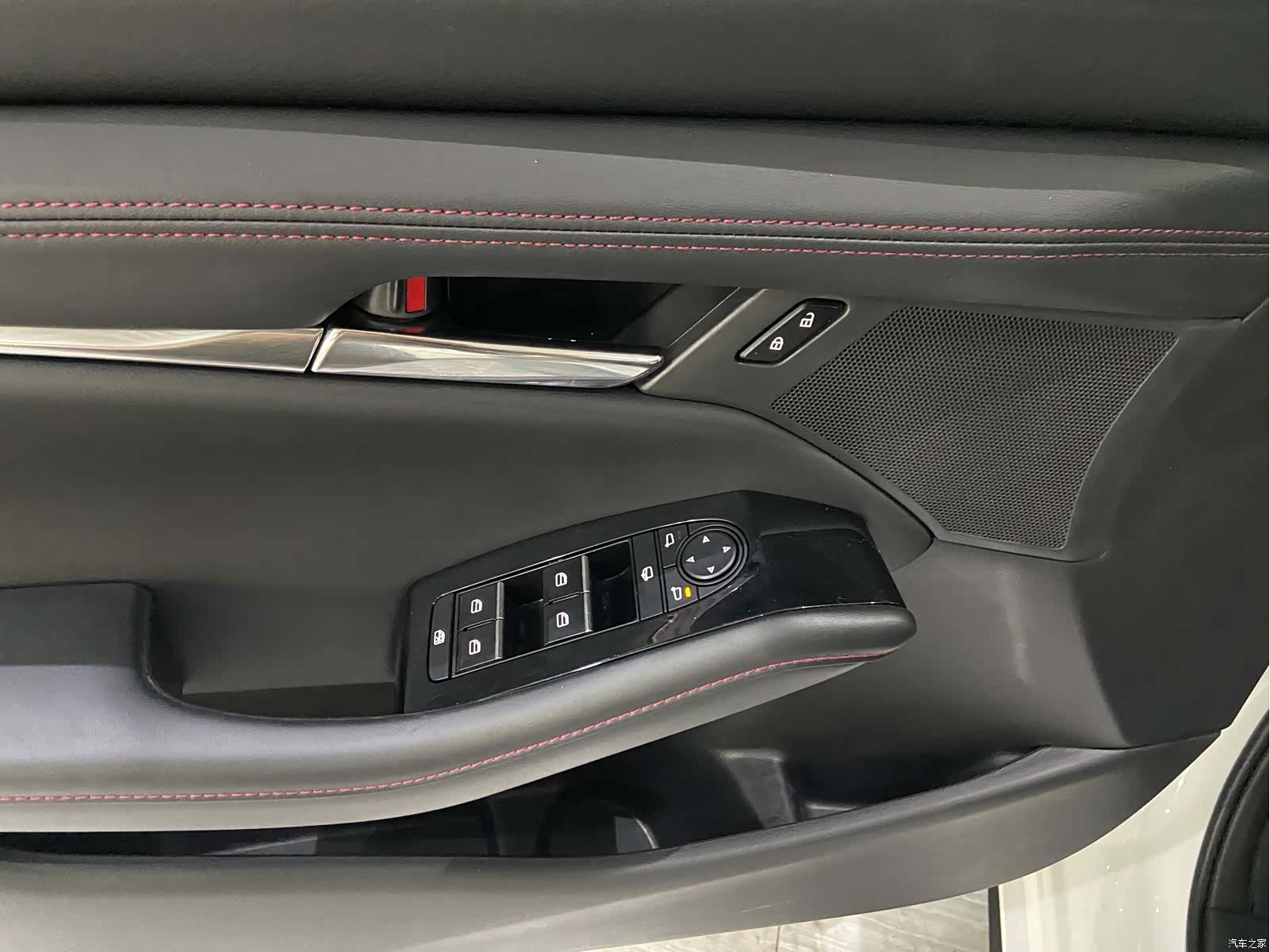 Mazda Mazda3, 2023 15