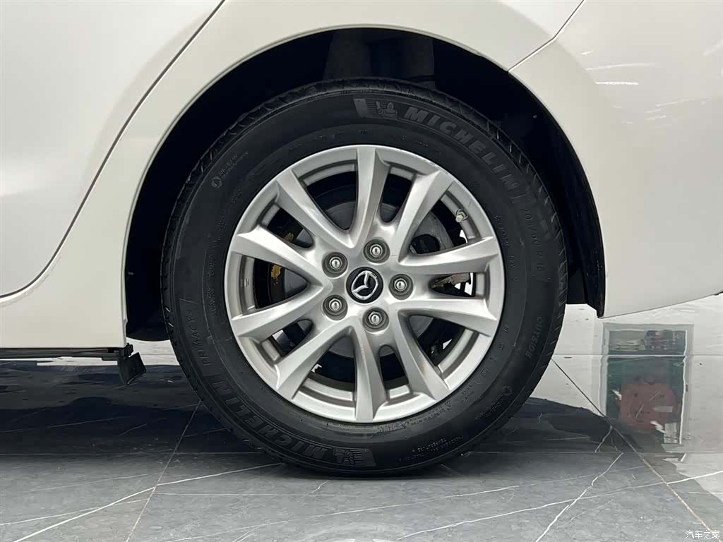 Mazda Mazda3, 2018 12
