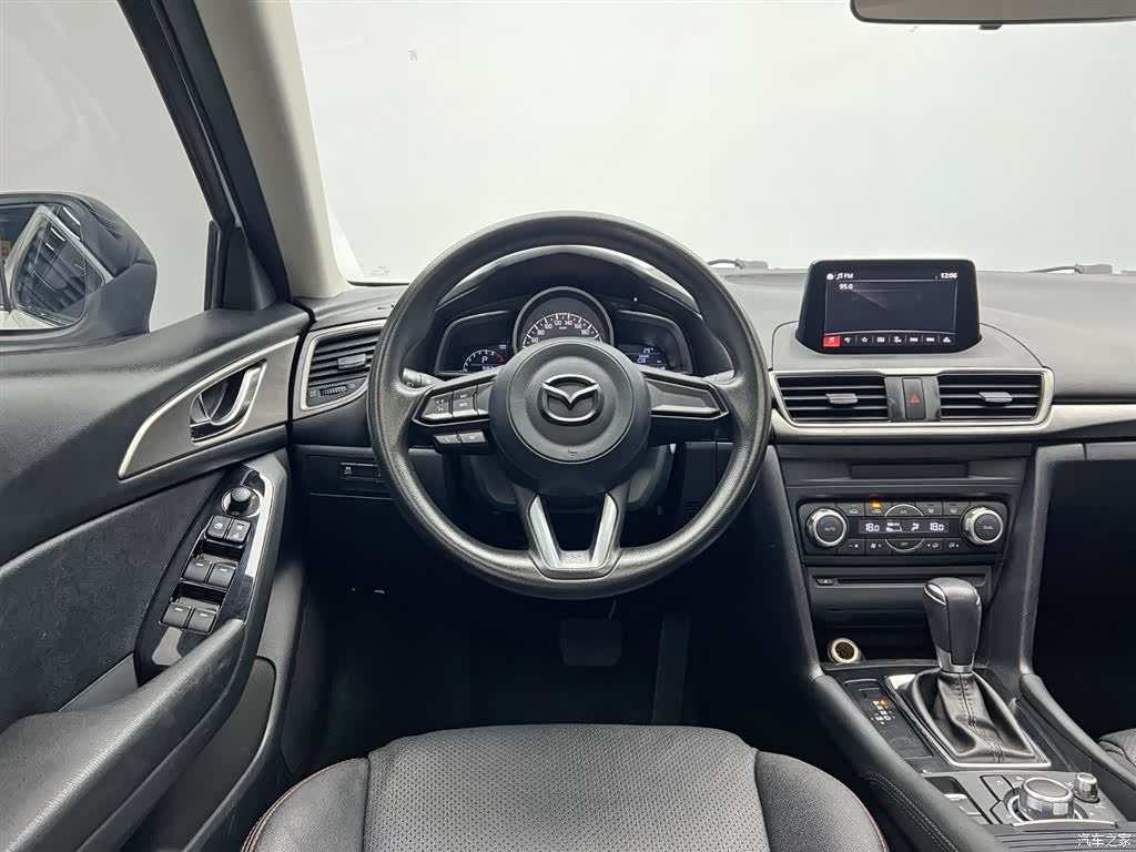 Mazda Mazda3, 2018 18