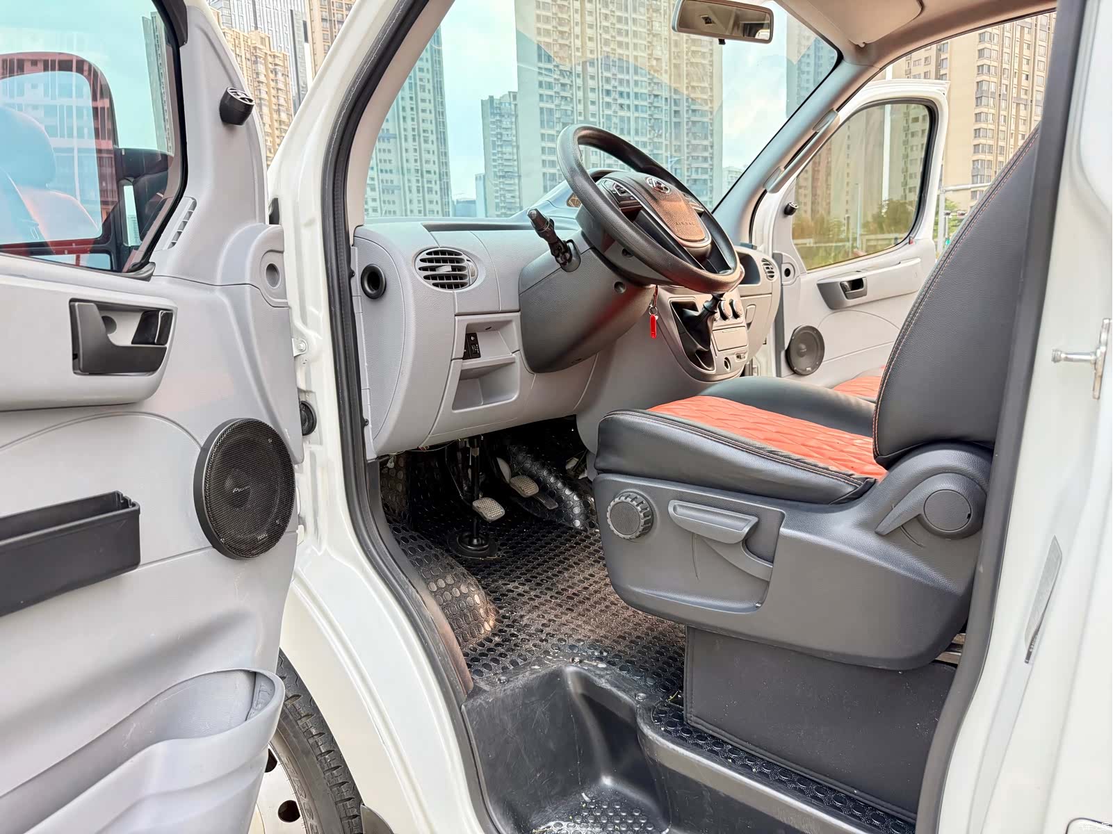 Maxus V80, 2022 14
