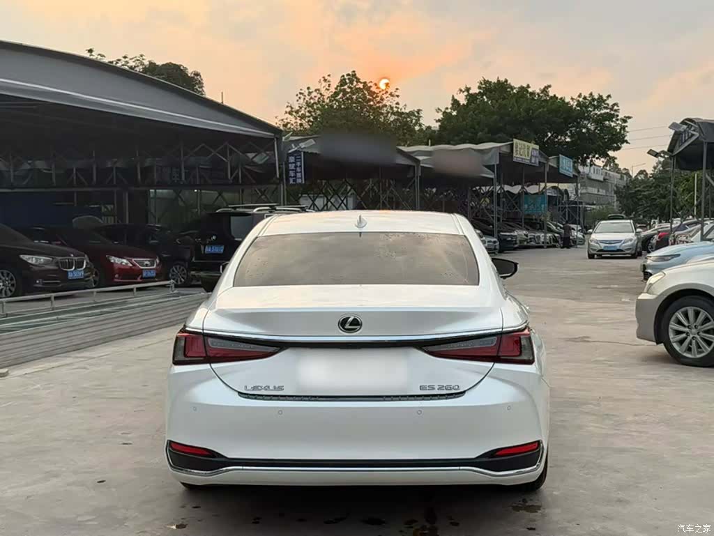 Lexus ES, 2020 23
